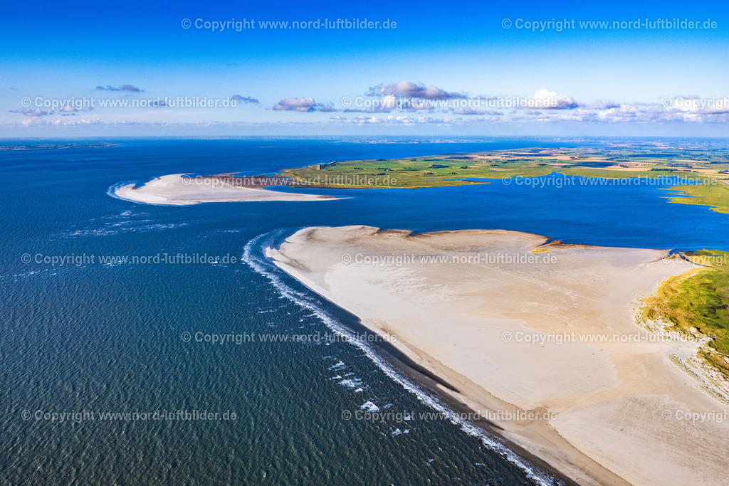 St. Peter-Ording_ELS_5599060822 | SANKT PETER-ORDING 06.08.2022 Sand und Strand- Landschaft an der Seebrücke in Sankt Peter-Ording im Bundesland Schleswig-Holstein. // Sand and beach landscape on the pier in Sankt Peter-Ording in the state Schleswig-Holstein. Foto: Martin Elsen