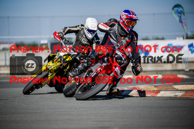 MaZZes_FotoMatrix_220903_0577 | UE40