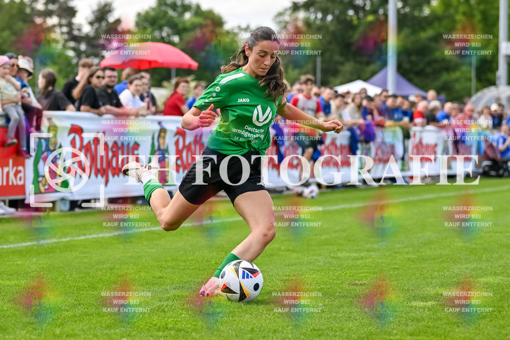 GER, FC Hauingen - SV Waldhaus, Frauen-Fussball, Rothaus Bezirkpokal, Finale, Saison 2024/2025, 29.05.2025 | Finja Voelkel (SV Waldhaus, #03)GER, FC Hauingen - SV Waldhaus, Frauen-Fussball, Rothaus Bezirkpokal, Finale, Saison 2024/2025, 29.05.2025Foto: TH Fotografie/Thomas Hess