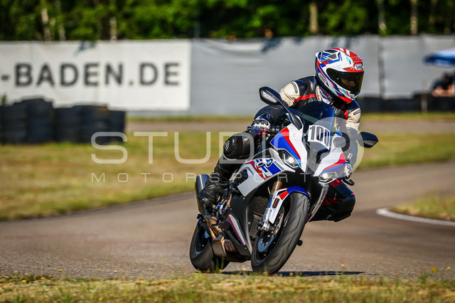 0100-260509DCB-002_100 | Deine Full-Service-Agentur für ✔️Videoproduktionen und ✔️Motorsportfotografie Jetzt Angebot anfragen!