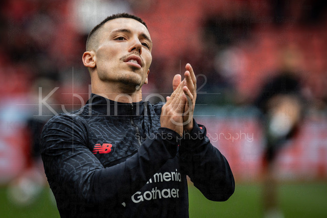German Bundesliga, Bayer 04 Leverkusen vs. Hamburger SV, 16.05.2026 | LEVERKUSEN, GERMANY - MAY 16, 2026 :  Aleix Garcia (Bayer 04 Leverkusen, 24) applauses to the fans before the German Bundesliga match on gameday 34 between Bayer 04 Leverkusen vs. Hamburger SV at BayArena on May 16, 2026 in Leverkusen, Germany. DFL REGULATIONS PROHIBIT ANY USE OF PHOTOGRAPHS AS IMAGE SEQUENCES AND/OR QUASI-VIDEO.