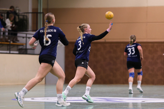 Handball I Damen I Saison 2025-2026 I Verbandsliga Süd I HSG Kalkberg 06 - MTV Dänischenhagen I 14.12.2025.72 | Franziska Hänisch (3, HSG Kalkberg 06) - Realisiert mit Pictrs.com