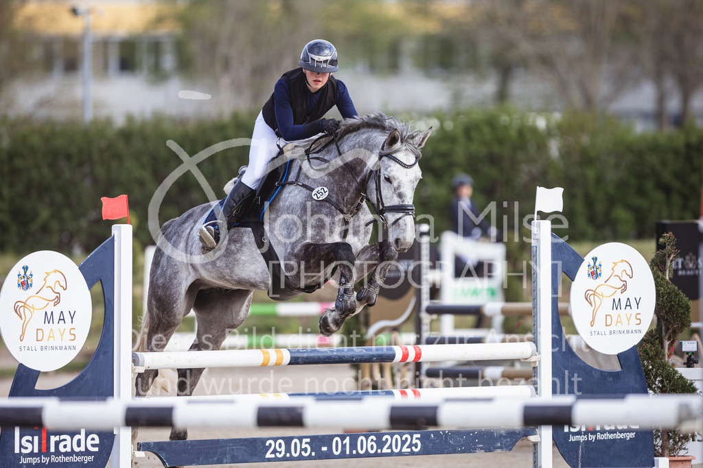 250419_Frühlingsfest_Springpf-L-309 | Deine schönsten Turniermomente als professionelle Fotos! Entdecke hochwertige Pferdesport-Fotografie im Online-Shop. Jetzt Fotos finden & bestellen!
