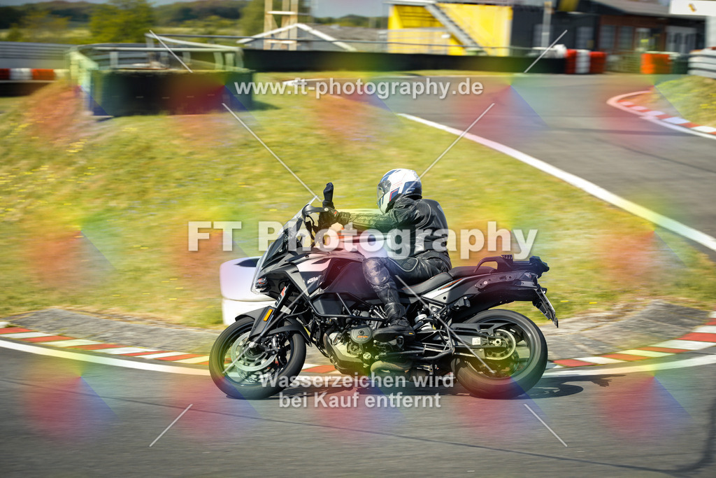 OBK_Mai_Volker_Adam-10609 | Hier findet Ihr Bilder von Touristenfahrten auf der Nürburgring Nordschleife oder von anderen Veranstaltungen die ich besucht habe. Viel Spass beim Durch Schauen 