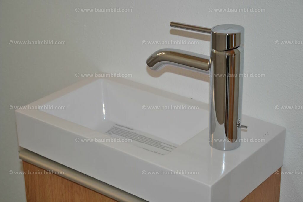 bib-lg15-sanitaer-0131 | Nach LV-Leistungsgruppen sortierte Detailfotos über den Bau eines Hauses. Alle Hausbau-Bilder direkt vom Urheber und Autor der Website Haus-Selber-Bauen.com