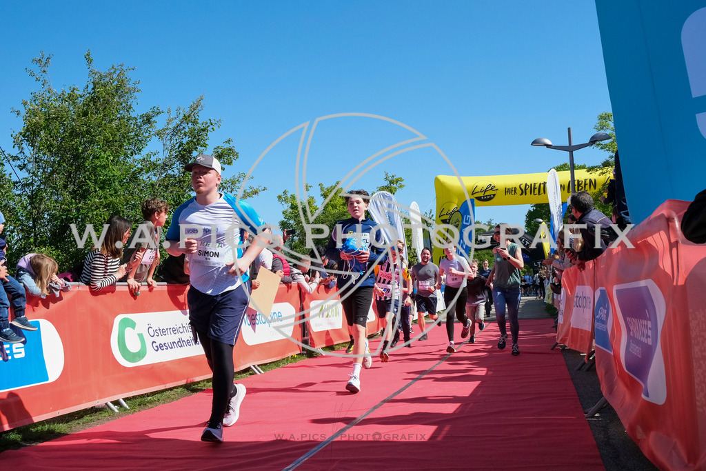 ..... | LINZ,AUSTRIA,27.April 24, Int. 3 Brückenlauf Linz  , Image shows: Photo: WAPICS / Michael ring