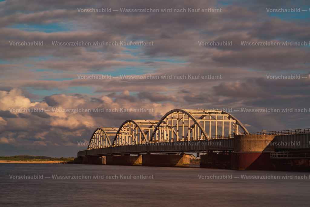 Alte Bogenbrücke am Limfjord | in Dänemark - Realisiert mit Pictrs.com