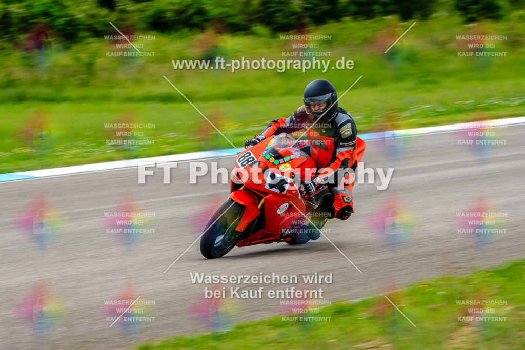 MotoTeam-3417 | Hier findet Ihr Bilder von Touristenfahrten auf der Nürburgring Nordschleife oder von anderen Veranstaltungen die ich besucht habe. Viel Spass beim Durch Schauen 