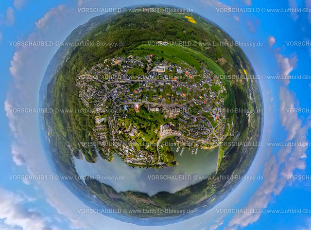 Sundern230520038LangscheidSorpesee | Luftbild, Ortsansicht Langscheid mit Sorpesee Talsperre und Sorpedamm, Erdkugel, Fisheye Aufnahme, Fischaugen Aufnahme, 360 Grad Aufnahme, Langscheid, Sundern, Ruhrgebiet, Nordrhein-Westfalen, Deutschland