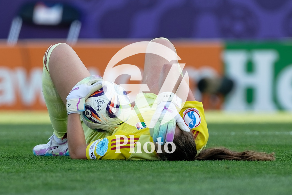 Belgium v Italy - UEFA Women's EURO 2025 Group B | SION, SWITZERLAND - JULY 3: Laura Giuliani of Italy is injured during the UEFA Womens EURO 2025 Group B match between Belgium and Italy at Stade de Tourbillon on July 3, 2025 in Sion, Switzerland. (Photo by Giuseppe Velletri/Sports Press Photo/Getty Images)