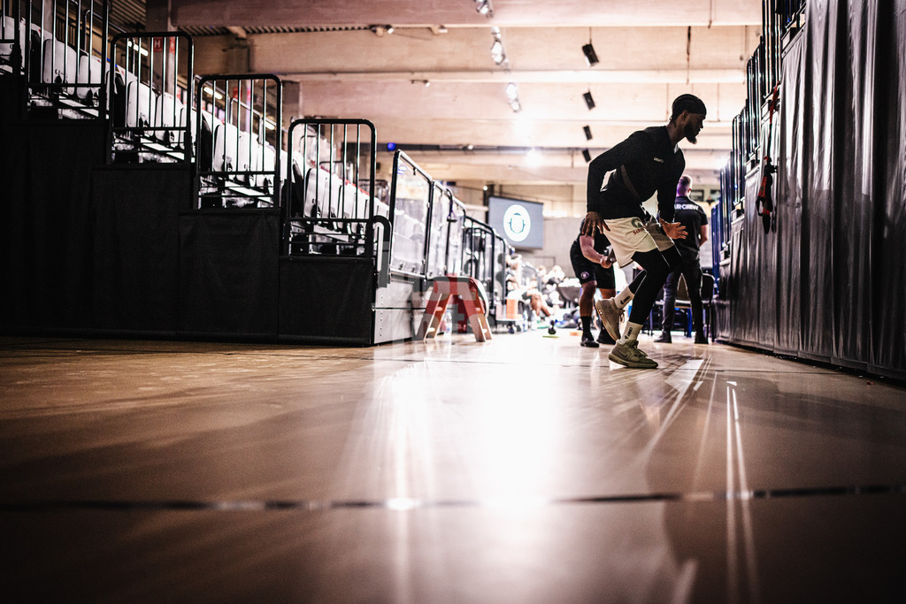 Basketball | Männer | Saison 2023/2024 | easyCredit Basketball Bundesliga | 32. Spieltag | Veolia Towers Hamburg vs. NINERS Chemnitz | 04.05.2024 | Vincent King (#13, Veolia Towers Hamburg)