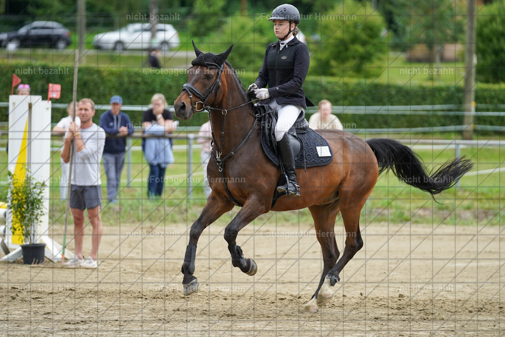 20240630-FAH01168 | Turnierbilder Schwabmünchen, Dressurbilder, Springreitturnier, Reitsportbilder, Turnierfotografen Bayern, Turnierfotograf