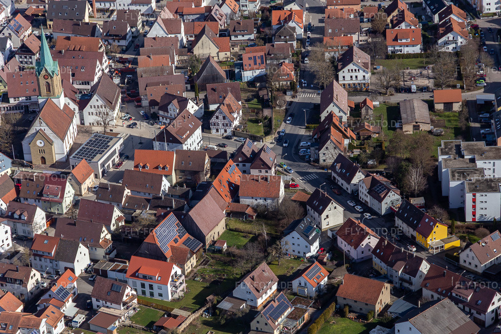 Luftbild: Petruskirche und Hauptstr in Renningen im Bundesland Baden-Württemberg in Deutschland. Foto: IMG_125038.jpg vom 20.02.2021 durch Werner Riehm/FLY-FOTO.de