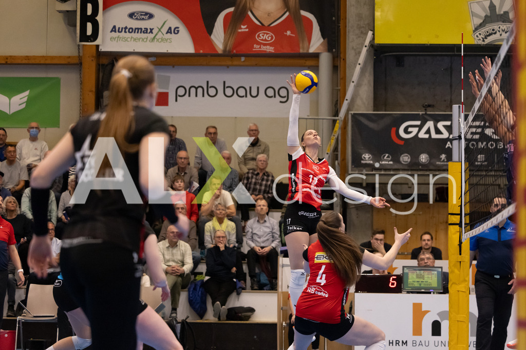 Volleyball I Frauen I Saison 2025-2026 I Volleyball NLA | Women I 1/2 Finals I  VC Kanti Schaffhausen - Sm'Aesch Pfeffingen I 22.03.2026 | 17 Leana Zuvic (CH) (VC Kanti Schaffhausen) - Aussen - Realisiert mit Pictrs.com