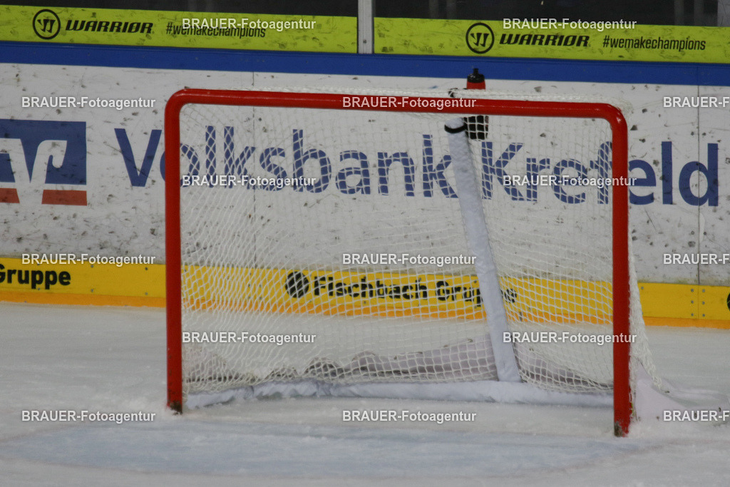 02.11.2025: DEL2  Krefeld Pinguine - Eispiraten Crimmitschau | Krefeld, Deutschland, 02.11.2025: Leeres Tor während des DEL2-Spiels zwischen Krefeld Pinguine - Eispiraten Crimmitschau am 02.11. 2025 in der Yayla-Arena in Krefeld, Deutschland. (Foto Ralph Görtz / Brauer-Fotoagentur)