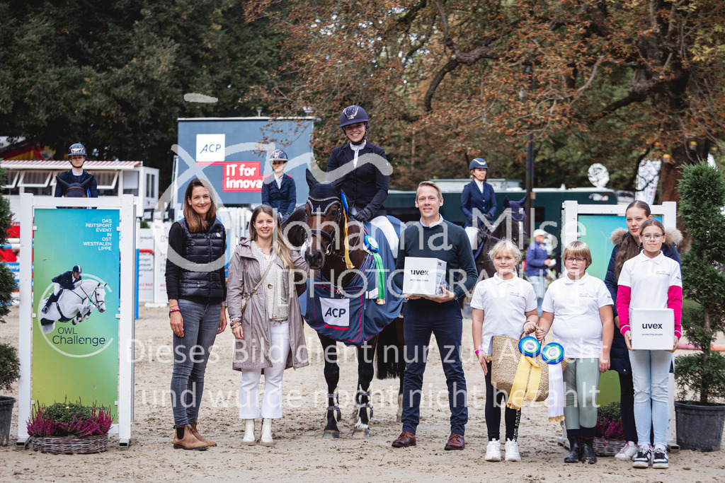 240914_OWLCh_Amateur_Siegerehrung-658 | Deine schönsten Turniermomente als professionelle Fotos! Entdecke hochwertige Pferdesport-Fotografie im Online-Shop. Jetzt Fotos finden & bestellen!