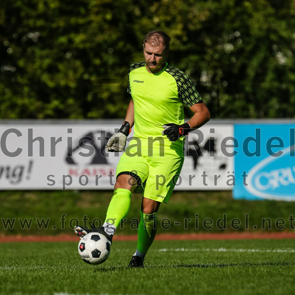 2023-09-09_059_FC_Herzogstadt_II_gegen_SG_Hoerlkofen_Woerth | Erding, Deutschland, 09.09.2023:
Fußball, A-Klassel 2023 / 2024, 6. Spieltag, FC Herzogstadt II gegen SG Hörlkofen/Wörth, Endergebnis: 1:2

Torwart Florian Götz (FC Herzogstadt, #1)

Foto: Christian Riedel / fotografie-riedel.net