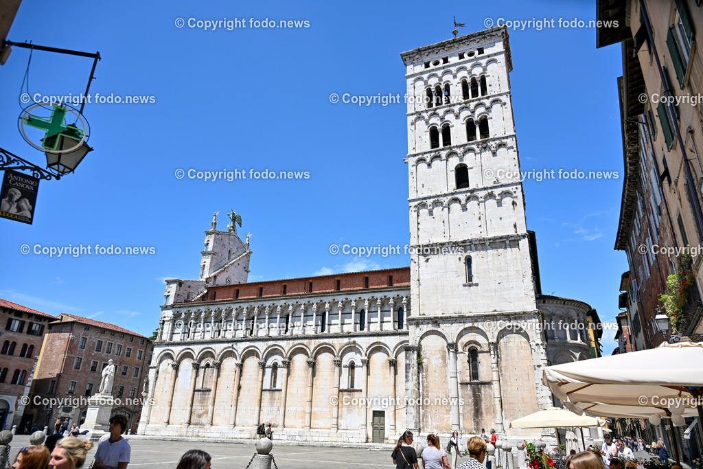 Italien_ Toscana_ Lucca_ 29.05.2024-18 | 29.05.2024, Italien, ITA, Toskana, Lucca im Bild Stadtansichten, Gebäude, Architektur, Touristen, Historisch, Souvenier, 


Lucca ist die Hauptstadt der Provinz Lucca in der Toskana. Sie liegt im Tal des Flusses Serchio etwa 20 km nordöstlich von Pisa und 20 km östlich der toskanischen Küste
Quelle: Wikipedia
