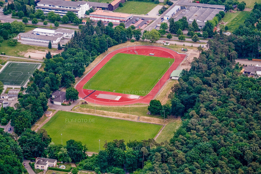 Luftbild: Fussballstadion des SV Rülzheim 1920 eV in Rülzheim im Bundesland Rheinland-Pfalz in Deutschland. Foto: IMG_10948.jpg vom 24.05.2008 durch Werner Riehm/FLY-FOTO.de