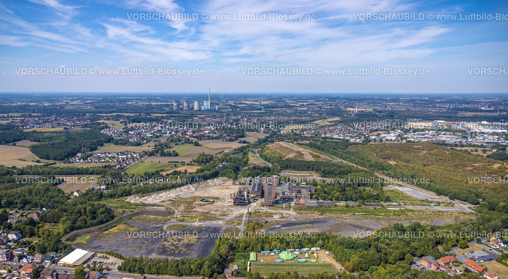 Hamm220809371HerringenPelkum | Luftbild, Hammerkopfturm im ehem. Bergwerk Ost Zeche Heinrich Robert, Kissinger Höhe 2 / Halde Humbert und im Hintergrund das RWE Power AG Kraftwerk Gersteinwerk, Herringen, Hamm, Ruhrgebiet, Nordrhein-Westfalen, Deutschland