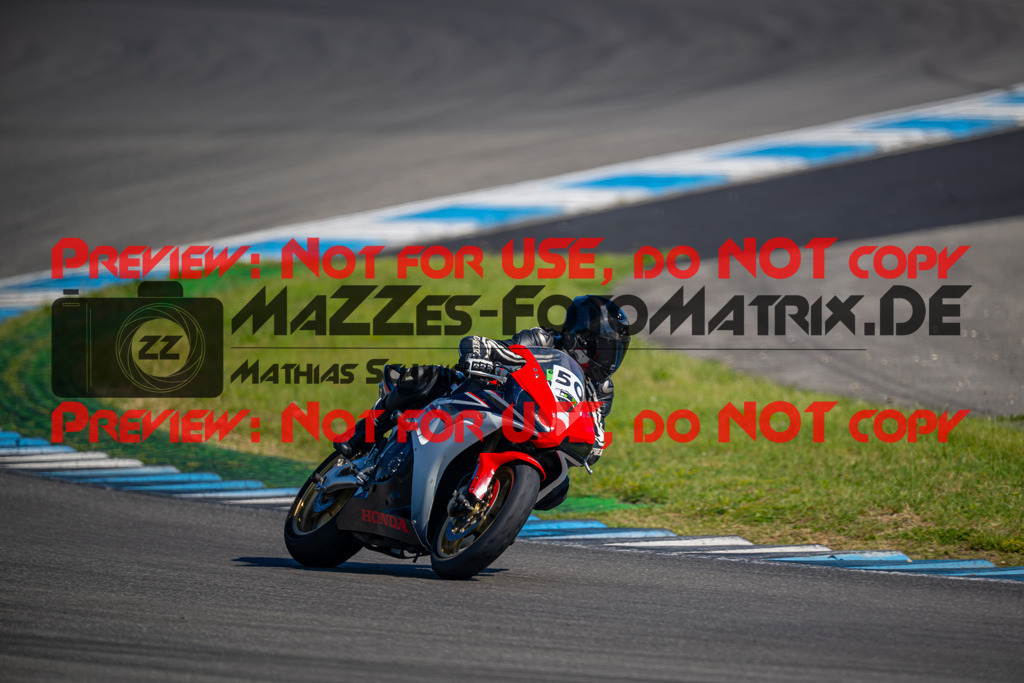 MaZZes-Fotomatrix-20260523-113267 | GRUEN