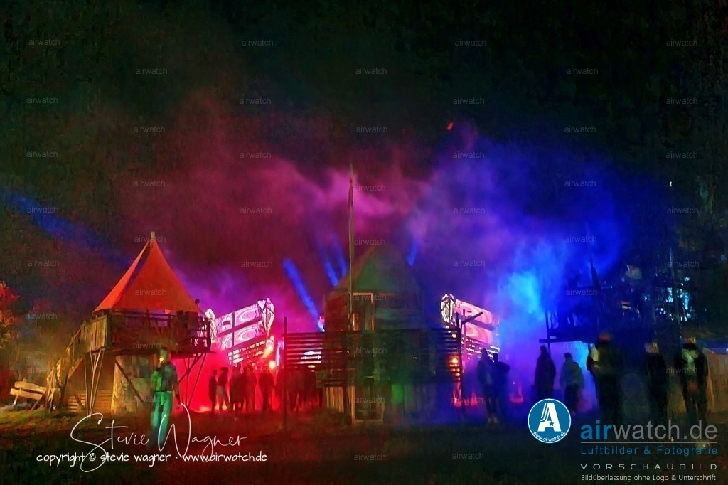 Bachblyten® Festival 2023 | Entdecken Sie atemberaubende Luftbilder und Fotografien auf airwatch.de - Tauchen Sie ein in eine Welt voller faszinierender Aufnahmen aus der Vogelperspektive.