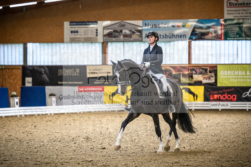 DOS_2630 | Entdecke hochwertige Reitturnierfotos von Foto Oger. Professionell, emotional und authentisch – jetzt Lieblingsmomente im Shop bestellen.Deutschlandweite Turnierfotografie. - Realisiert mit Pictrs.com