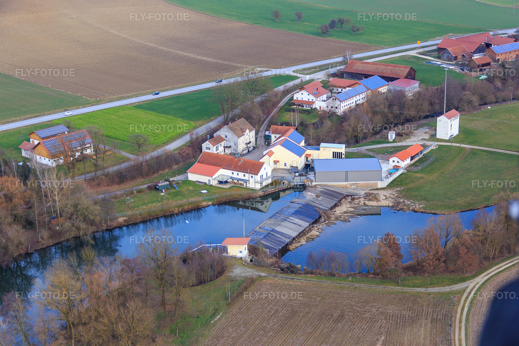 Luftbild: Flußwehr an der Rott mit Franz Plinganser Spenglerei im Ortsteil Schwaibach in Bad Birnbach im Bundesland Bayern in Deutschland. Foto: IMG_085529.jpg vom 31.12.2015 durch Werner Riehm/FLY-FOTO.deSpenglerei Franz Plinganser