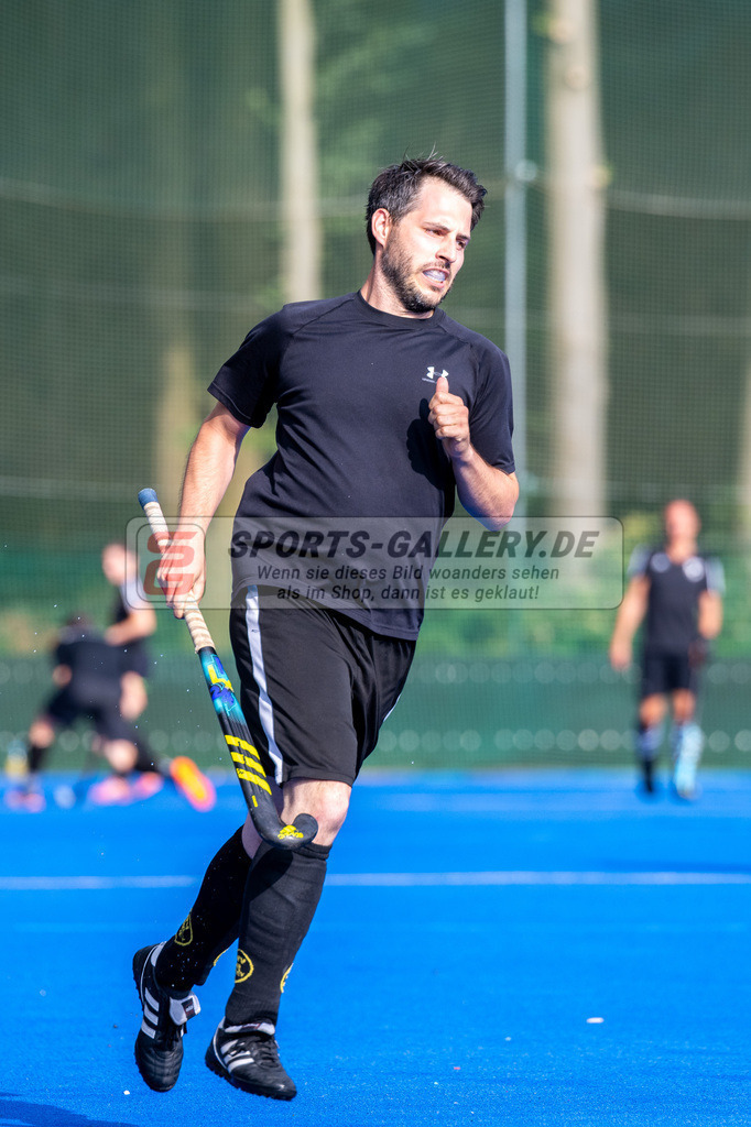 SFE_20240817_0180 | Krefeld, Deutschland, 17.08.2024:  European Cup for Recreational Hockey Players im KTHC Stadion Rot-Weiss Köln Tennis and Hockey Club am 17.08.2024 in Krefeld, Deutschland. (Foto von Stephan Fehrmann)Krefeld, Germany, 17.08.2024: European Cup for Recreational Hockey Players in KTHC Stadion Rot-Weiss Köln Tennis and Hockey Club at 17.08.2024 in Krefeld, Deutschland. (Foto from Stephan Fehrmann)
