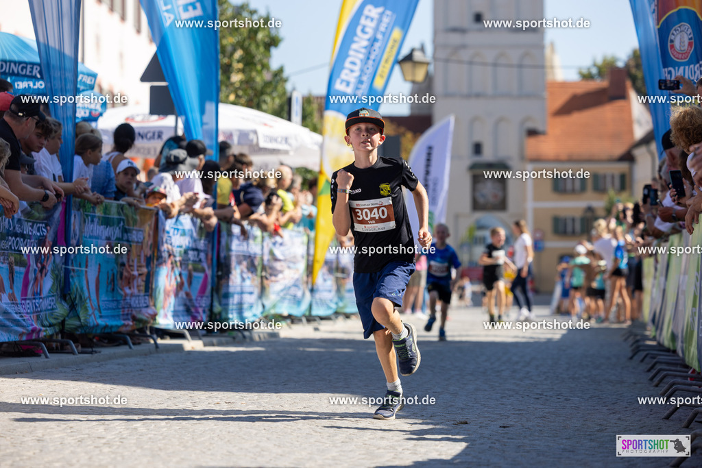 VJ__3197 | Stadtlauf Erding 2025 #stadtlauferding #erdingstadtlauf #stadtlauf_erding #laufmotivation #trisporterding #yourpictrs #sportshot_your_pictrs