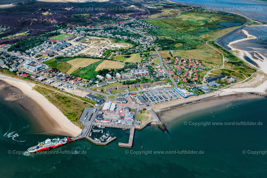 Sylt_List_ELS_9060130825 | LIST 13.08.2025 Ortsansicht an der Meeres-Küste der Nordsee in List auf Sylt im Bundesland Schleswig-Holstein. // Townscape on the seacoast of of North Sea in List on Sylt in the state Schleswig-Holstein. Foto: Martin Elsen