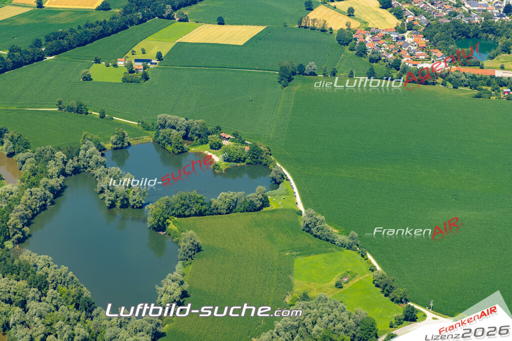 Aktuelles Luftbild von Neuhauser See Neuhaus am Inn - Die Luftaufnahme wurde 2022 mittels UL-Flugzeug erstellt ( keine Drohne ) - hochauflösende Kamera-Systeme von  Canon -Beste Qualität - Für grossformatige Ausdrucke geeignet. Die Geschenkidee !