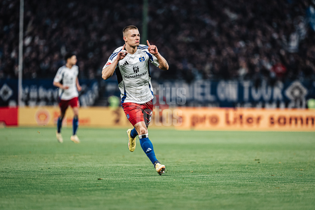 Fußball | Männer | Saison 2024/2025 | 2. Fußball-Bundesliga | 25. Spieltag | Hamburger SV vs. Fortuna Düsseldorf | 08.03.2025 | Miro Muheim (#28, HSV) jubelt nach seinem Tor