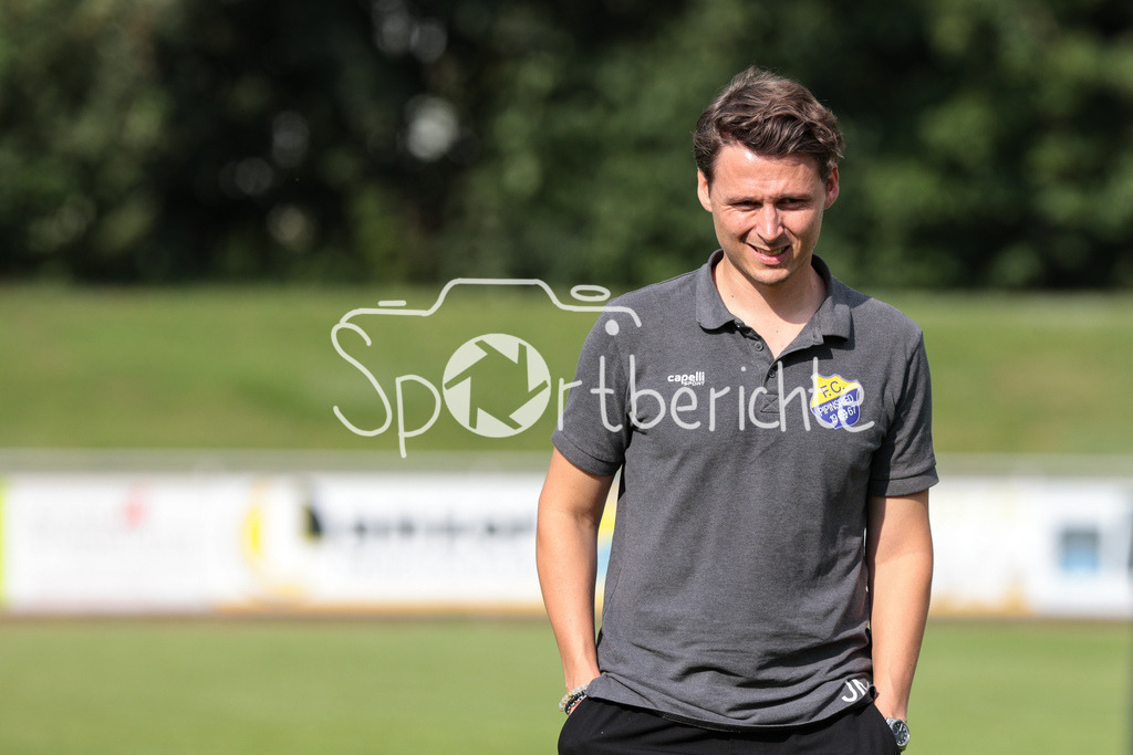 TSV 1861 Nördlingen - FC Pipinsried | Im Bild Johannes MUELLER / Freisteller / Eiinzelfoto
