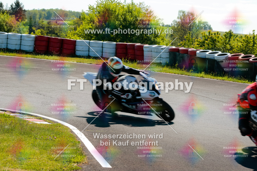 Moto-TeamOBK-21536 | Hier findet Ihr Bilder von Touristenfahrten auf der Nürburgring Nordschleife oder von anderen Veranstaltungen die ich besucht habe. Viel Spass beim Durch Schauen 
