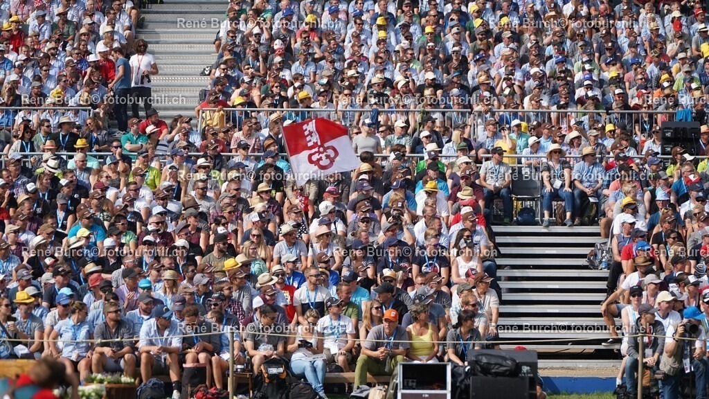 66 | René Burch leidenschaftlicher Fotograf aus Kerns in Obwalden.  Hier finden sie Sport, Landschaft und Natur Fotografie.
 - Realisiert mit Pictrs.com