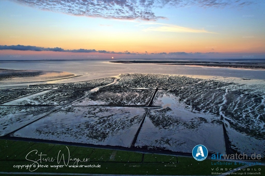 Luftbild Nordstrand - Beltringharder Koog - Holmer Siel - Siel Betrieb | Entdecken Sie atemberaubende Luftbilder und Fotografien auf airwatch.de - Tauchen Sie ein in eine Welt voller faszinierender Aufnahmen aus der Vogelperspektive.