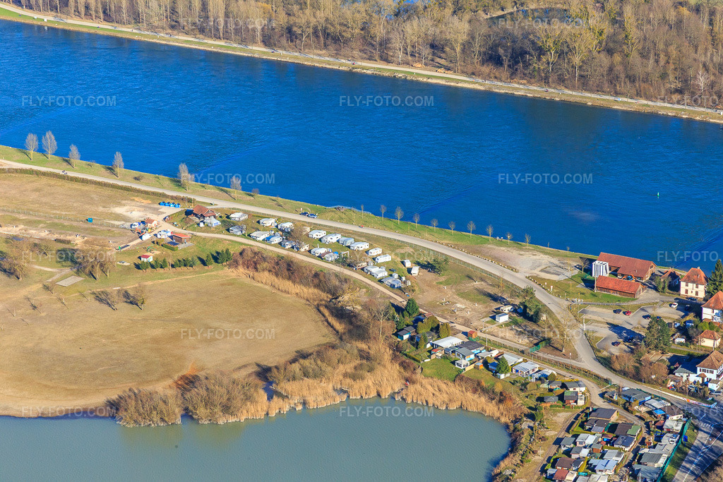 Aerial view: Camping Les Bords du Rhin in Seltz in the state Bas-Rhin, France.Photo: IMG_104845.jpg taken on 03/14/2018 by Werner Riehm/FLY-FOTO.comResolution of the original: 5472 x 3648 pxla ville de Seltz