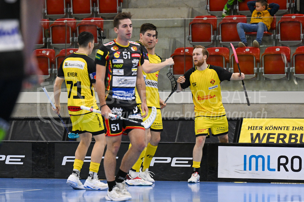HC Rychenberg vs Tigers Langnau - 11. Dezember 2022 | HC Rychenberg vs Tigers Langnau
AXA Arena, Winterthur
Noah Püntener (#19 HC Rychenberg) verkürzt auf 2:4.
Bild: Sportfotografie Markus Aeschimann | www.markus-aeschimann.ch - Realisiert mit Pictrs.com