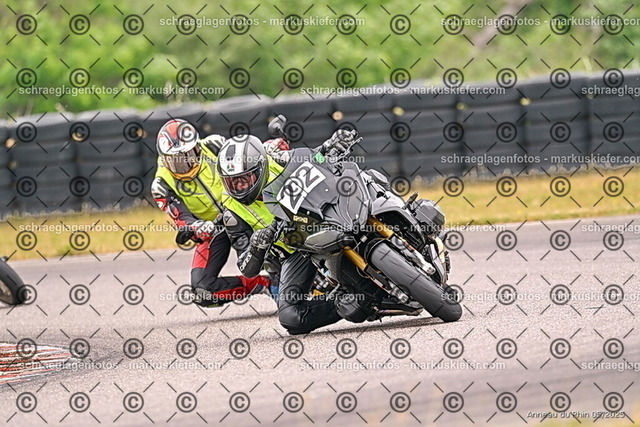 25bt02-0227 | markuskiefer.com - Realisiert mit Pictrs.com
