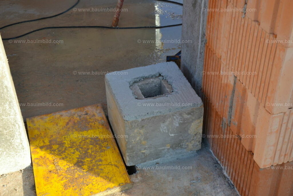 bib-lg08-schornstein-0013 | Nach LV-Leistungsgruppen sortierte Detailfotos über den Bau eines Hauses. Alle Hausbau-Bilder direkt vom Urheber und Autor der Website Haus-Selber-Bauen.com