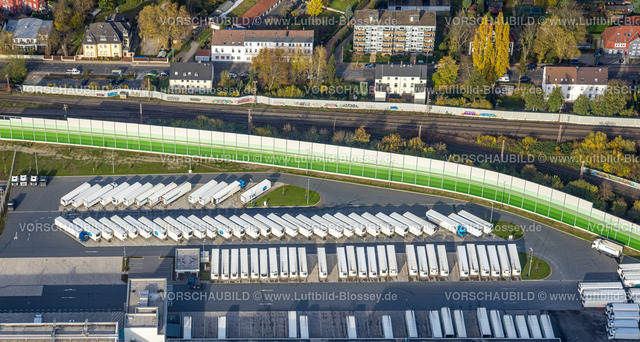 Herne221101629westlich | Luftbild, Nordfrost GmbH, LKW und Anhänger Stellplatz, farbige Schallschutzwand, Unser Fritz, Herne, Ruhrgebiet, Nordrhein-Westfalen, Deutschland