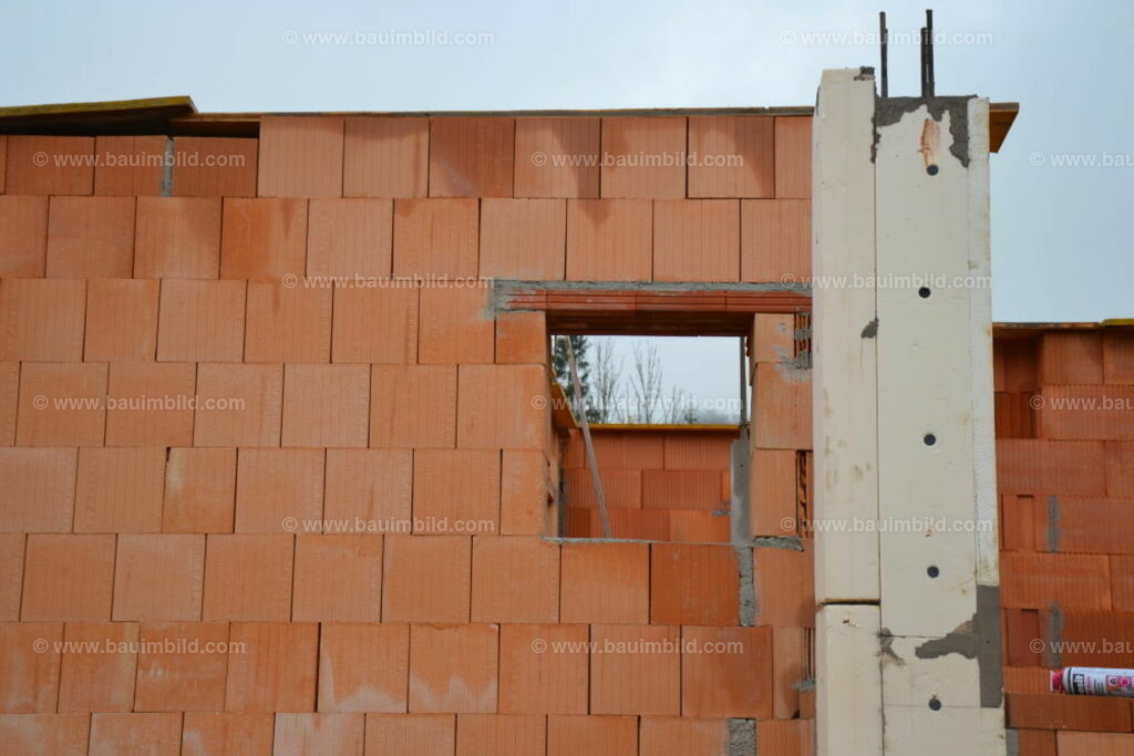 bib-lg07-mauerarbeiten-0161 | Nach LV-Leistungsgruppen sortierte Detailfotos über den Bau eines Hauses. Alle Hausbau-Bilder direkt vom Urheber und Autor der Website Haus-Selber-Bauen.com