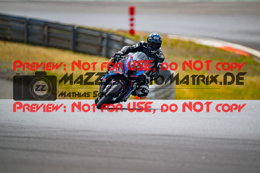 MaZZes_FotoMatrix_230719_4567 | ROT