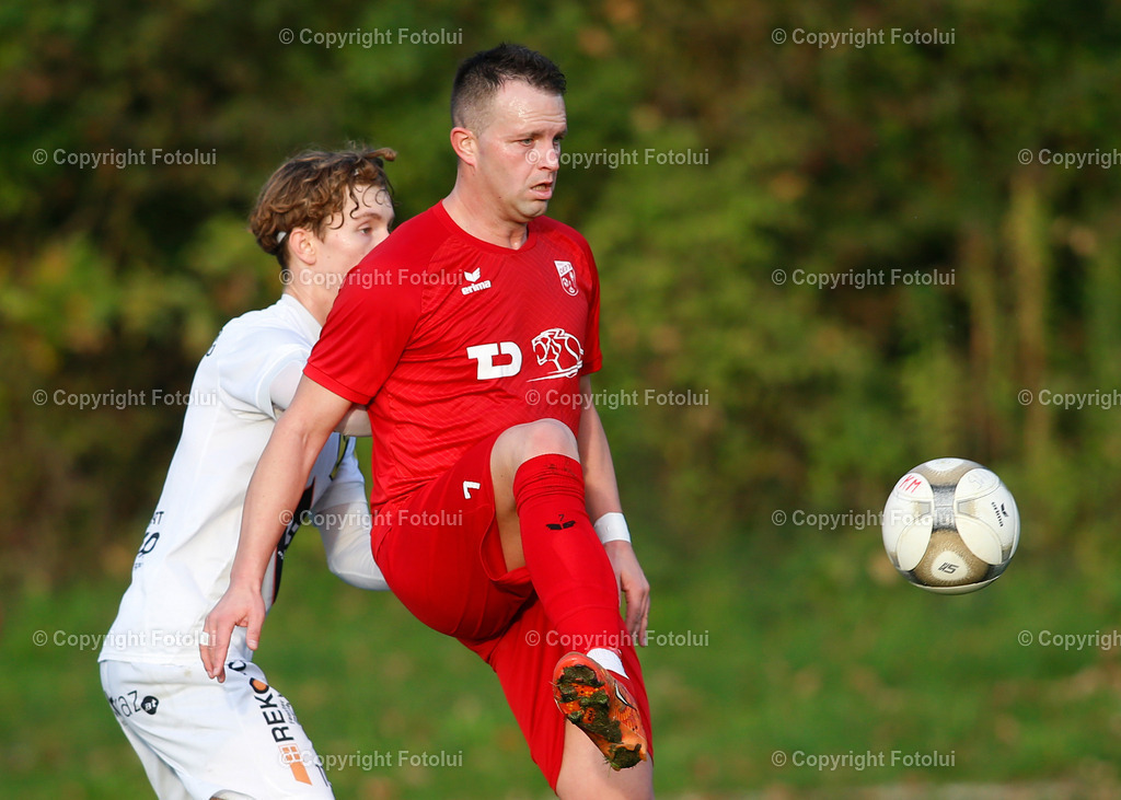 A_LUI_19102024_00029 | SPORT FUSSBALL REGIONALLIGA ASKOE OEDT -WILDON 19.10.2024 IM BILD: NENAD VIDACKOVIC (OEDT) UND (WILDON) FOTO.FOTOLUI