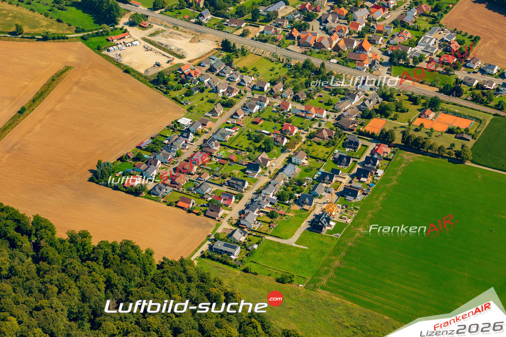 Borlinghausen Bauplatz Willebadessen Bild- Das Luftbild wurde 2025 vom UL-Flugzeug heraus erstellt ( keine Drohne bzw. Drohnenaufnahme ) - Hochauflösende Luftaufnahme -Nicht vergleichbar mit Google Maps oder Satelittenbilder- Die Geschenkidee !Mit Lizenz und Bildrechte bestellbar - CC