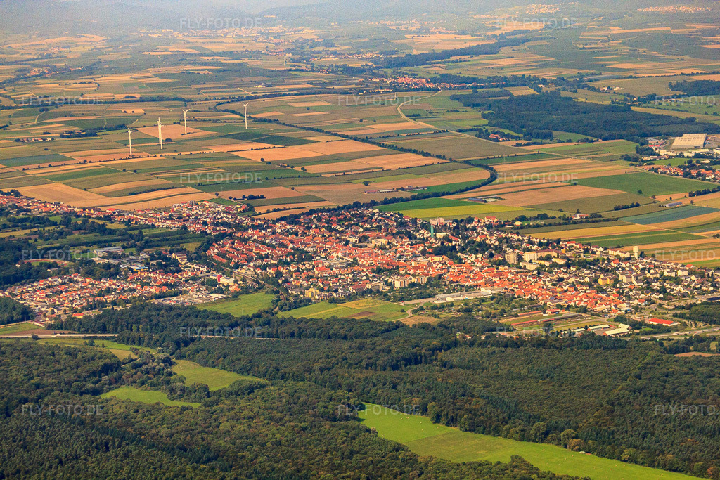 Luftbild: stadtansicht von Südosten in Kandel im Bundesland Rheinland-Pfalz in Deutschland. Foto: IMG_33486.jpg vom 05.09.2010 durch Werner Riehm/FLY-FOTO.de