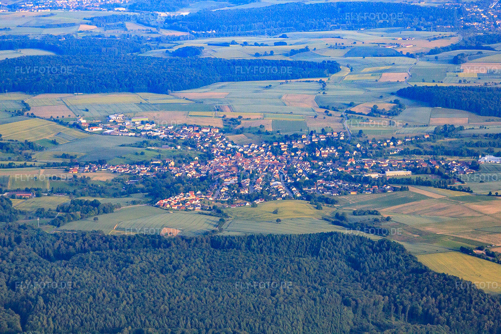 Luftbild: Dorfansicht im Odenwald aus Nordwesten in Epfenbach im Bundesland Baden-Württemberg in Deutschland. Foto: IMG_66355.jpg vom 30.05.2014 durch Werner Riehm/FLY-FOTO.de