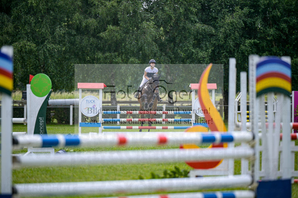 Reitturnier Voxtrup | Entdecke hochwertige Reitturnierfotos von Foto Oger. Professionell, emotional und authentisch – jetzt Lieblingsmomente im Shop bestellen.Deutschlandweite Turnierfotografie. - Realisiert mit Pictrs.com