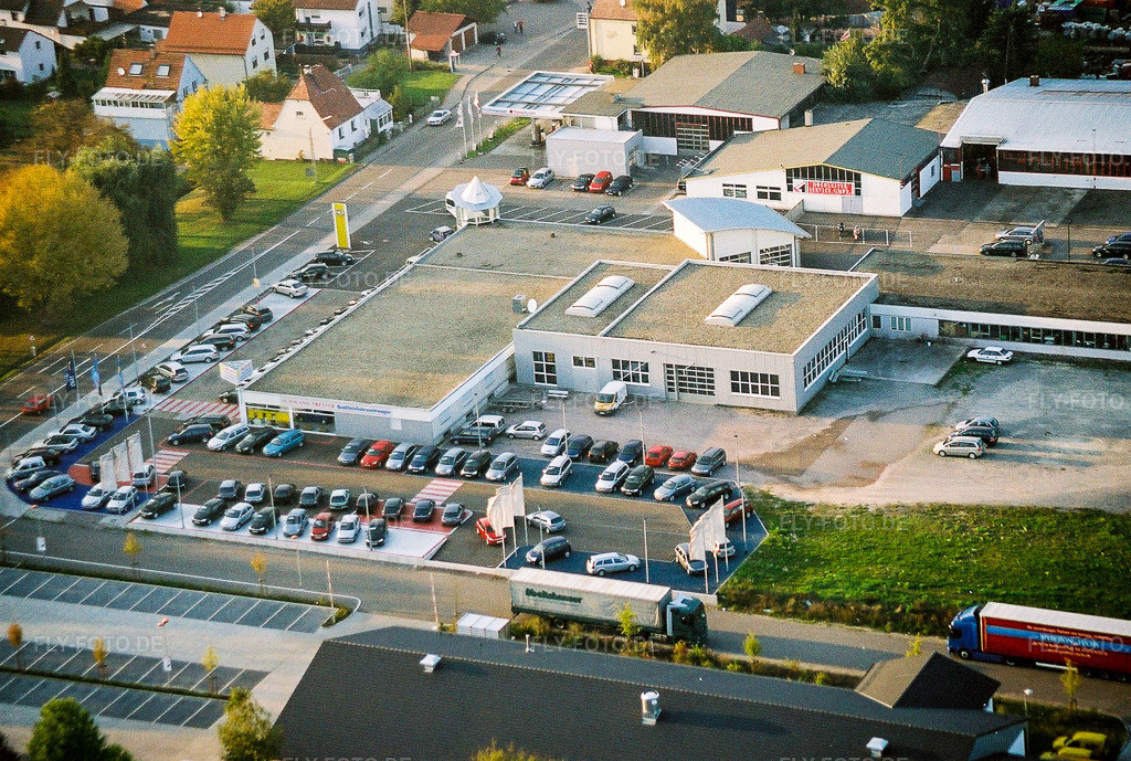 Luftbild: Autohandels- Autohauses Opel-Tretter in Kandel im Bundesland Rheinland-Pfalz in Deutschland. Foto: NEG564301.jpg vom 21.10.2005 durch Werner Riehm/FLY-FOTO.de
